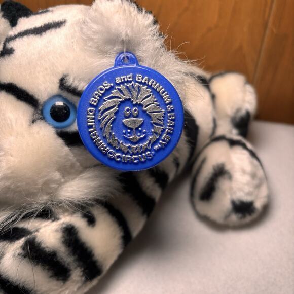 Vintage Ringling Bros Barnum Bailey Circus White Tiger Plush Stuffed Animal 9 In - Picture 4 of 4